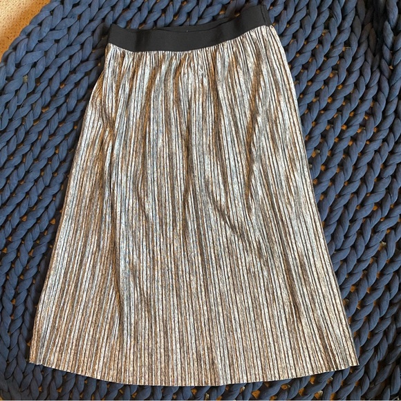 Y2K Joe B Sparkling Silver Pleated Midi Skirt size Medium - Picture 4 of 4